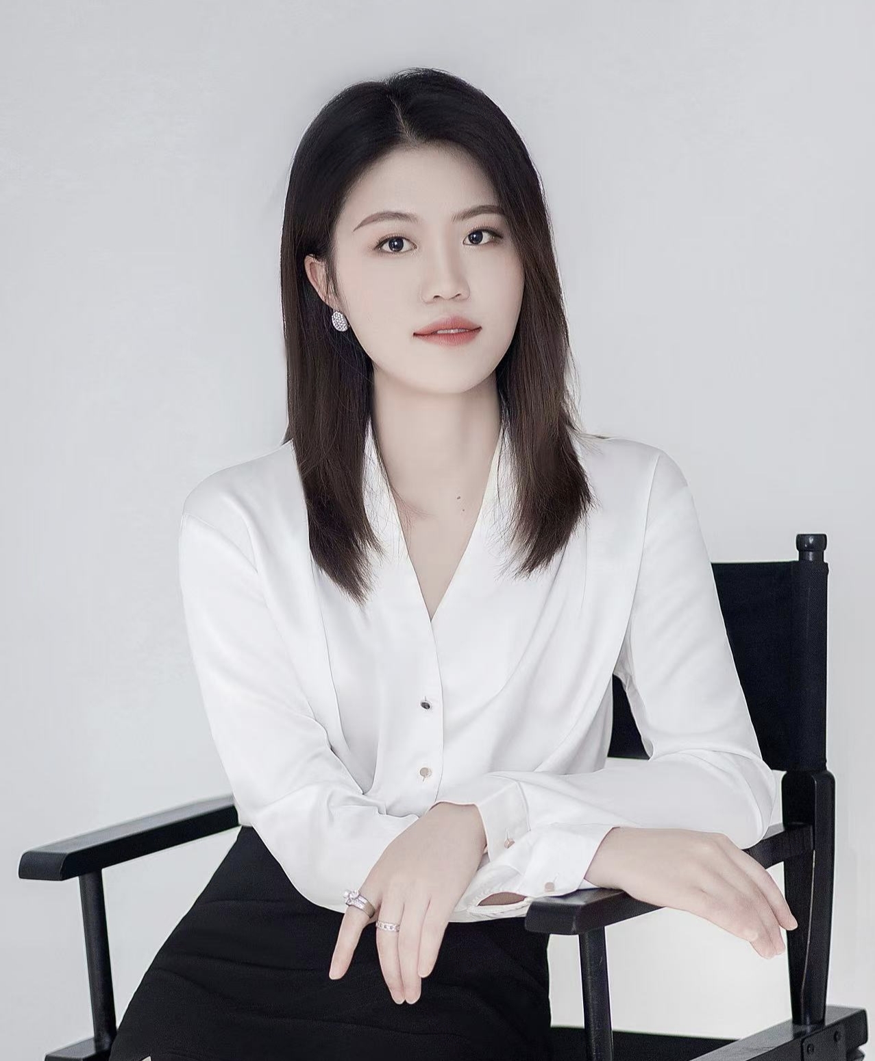 胡珊律师照片